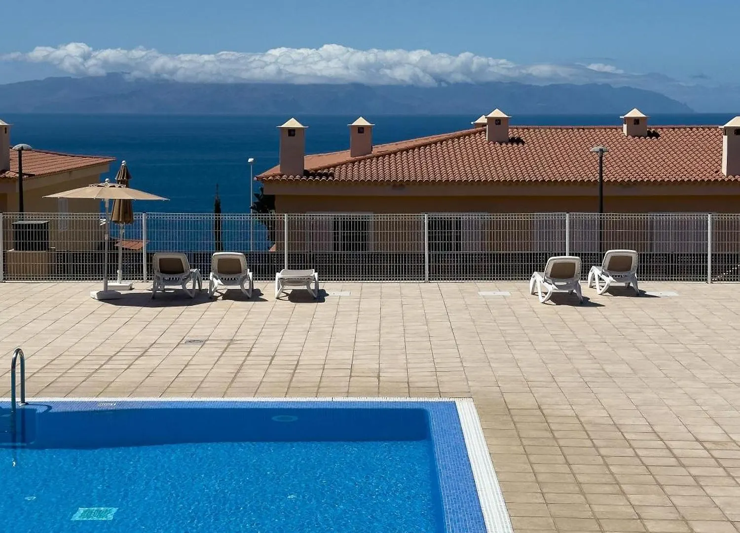 Apartment Luna - Ac, 2 Pools, Panoramic Ocean, Private Garage, Fibre Net Puerto de Santiago  Spain